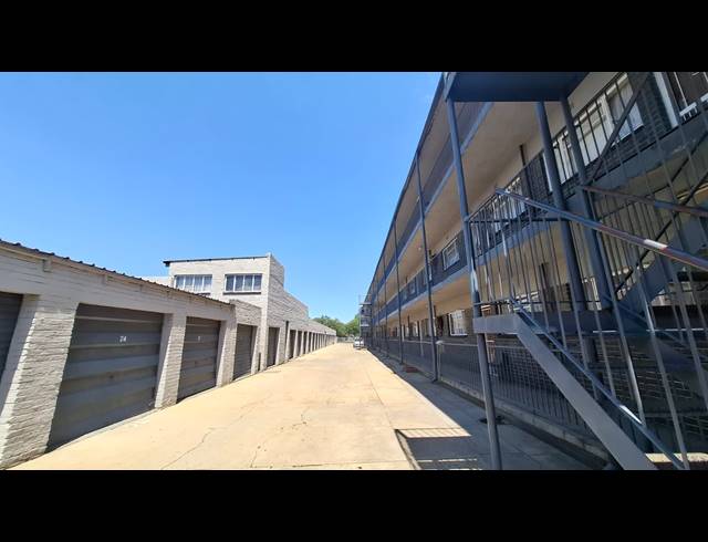 2 BEDROOM FLAT FOR SALE IN THREE RIVERS